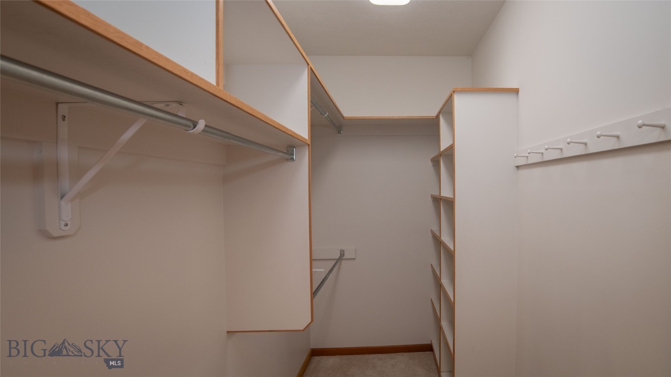 Highwood Est condo - Residential