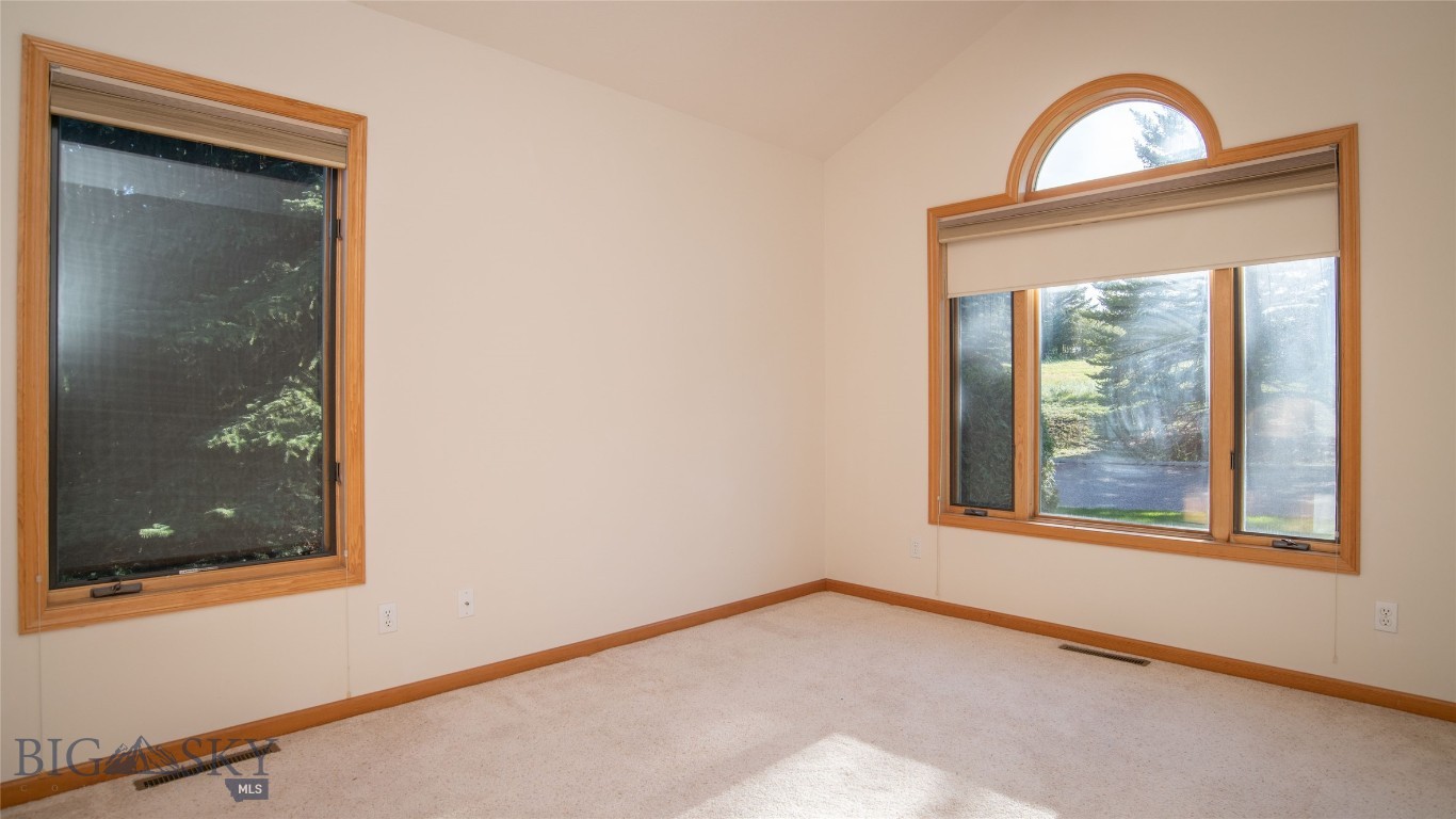 Highwood Est condo - Residential