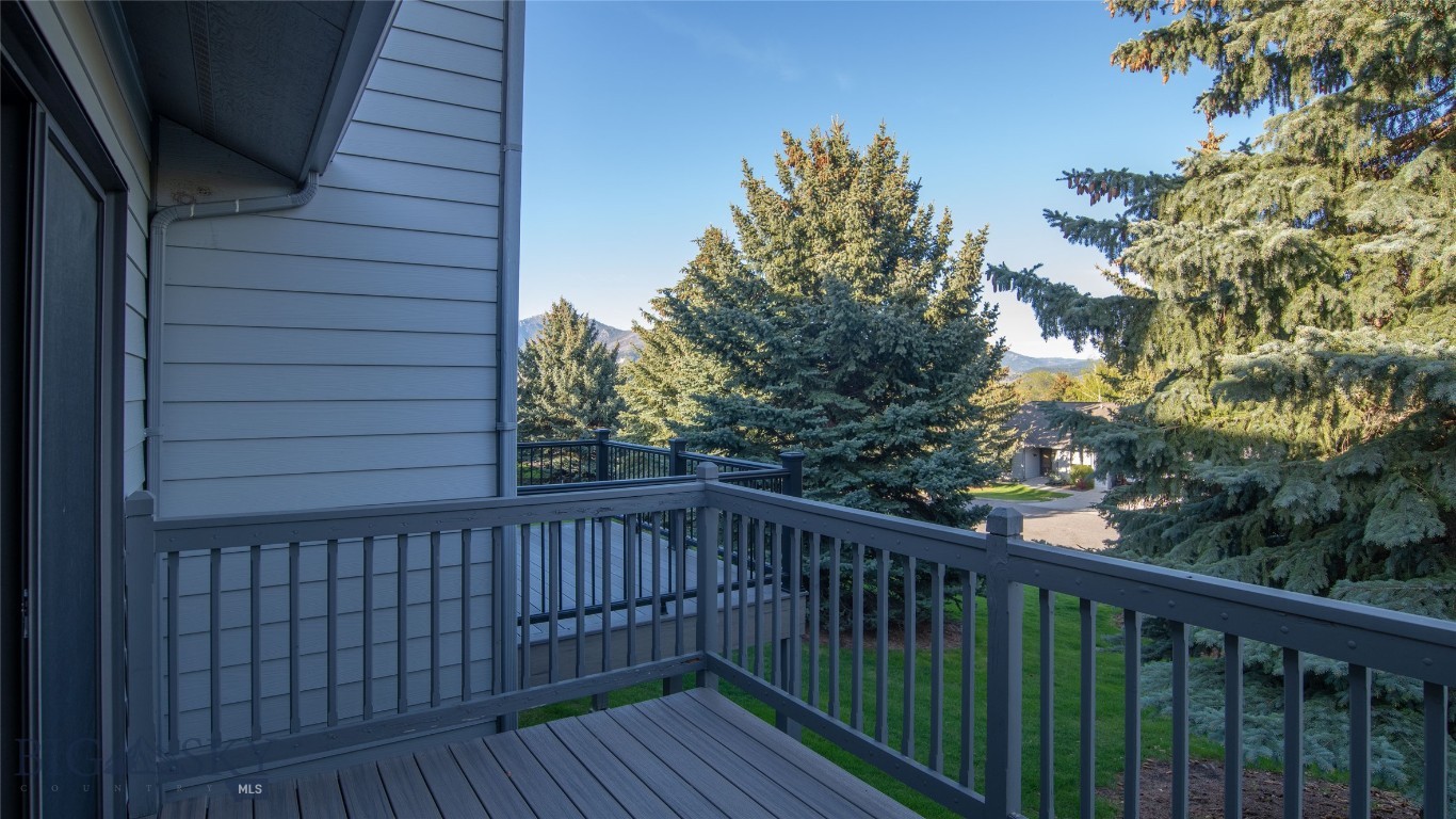 Highwood Est condo - Residential