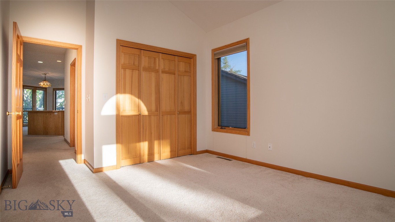Highwood Est condo - Residential