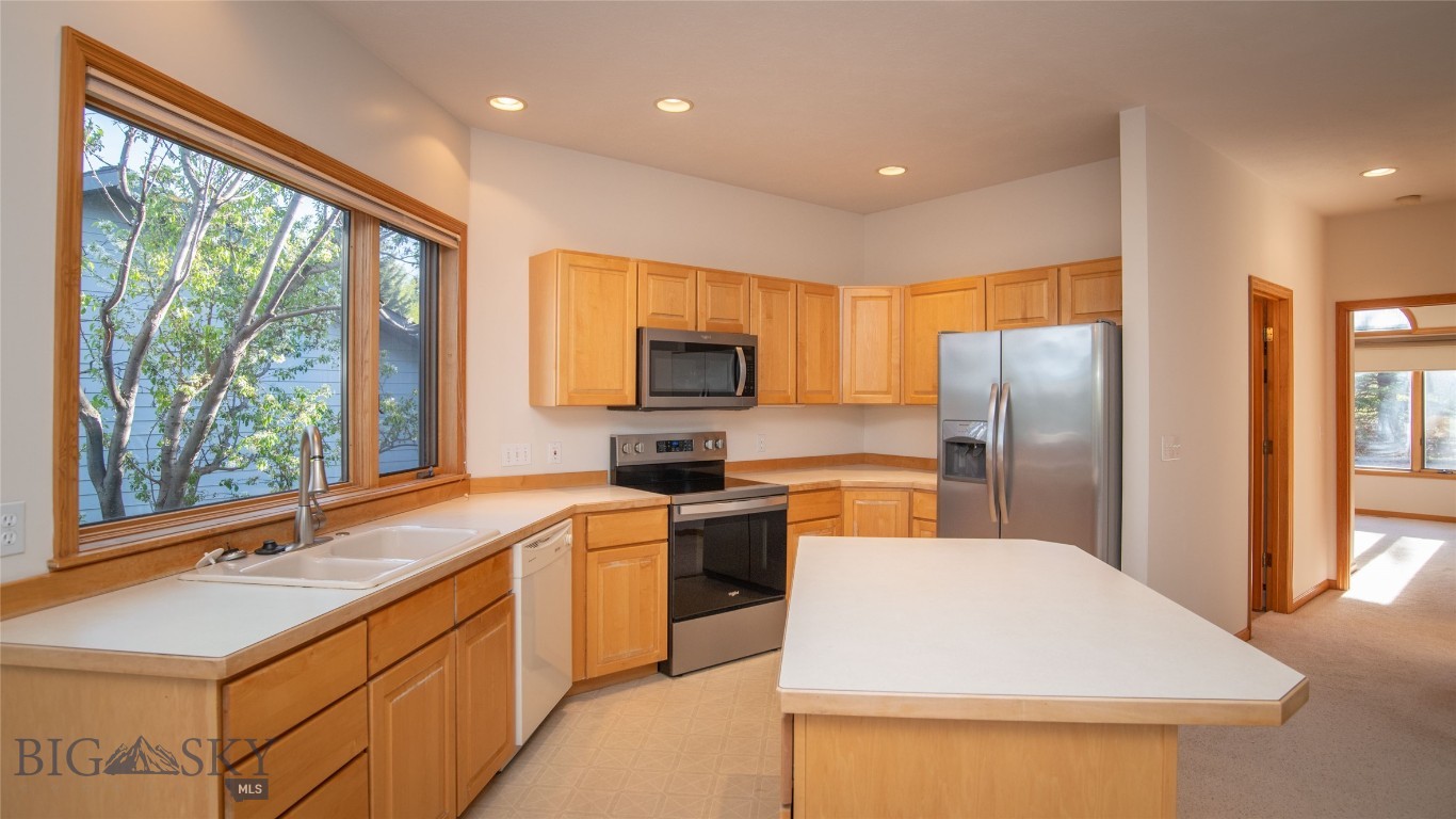 Highwood Est condo - Residential