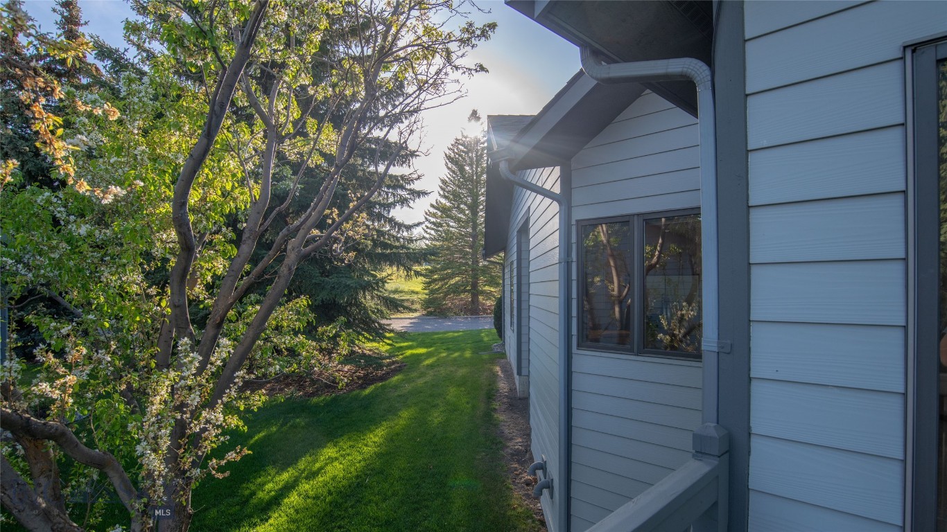 Highwood Est condo - Residential