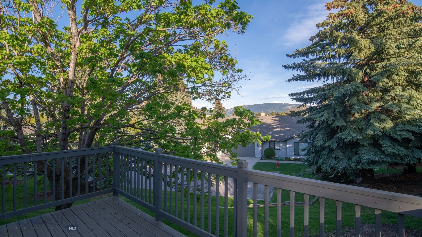 Highwood Est condo - Residential
