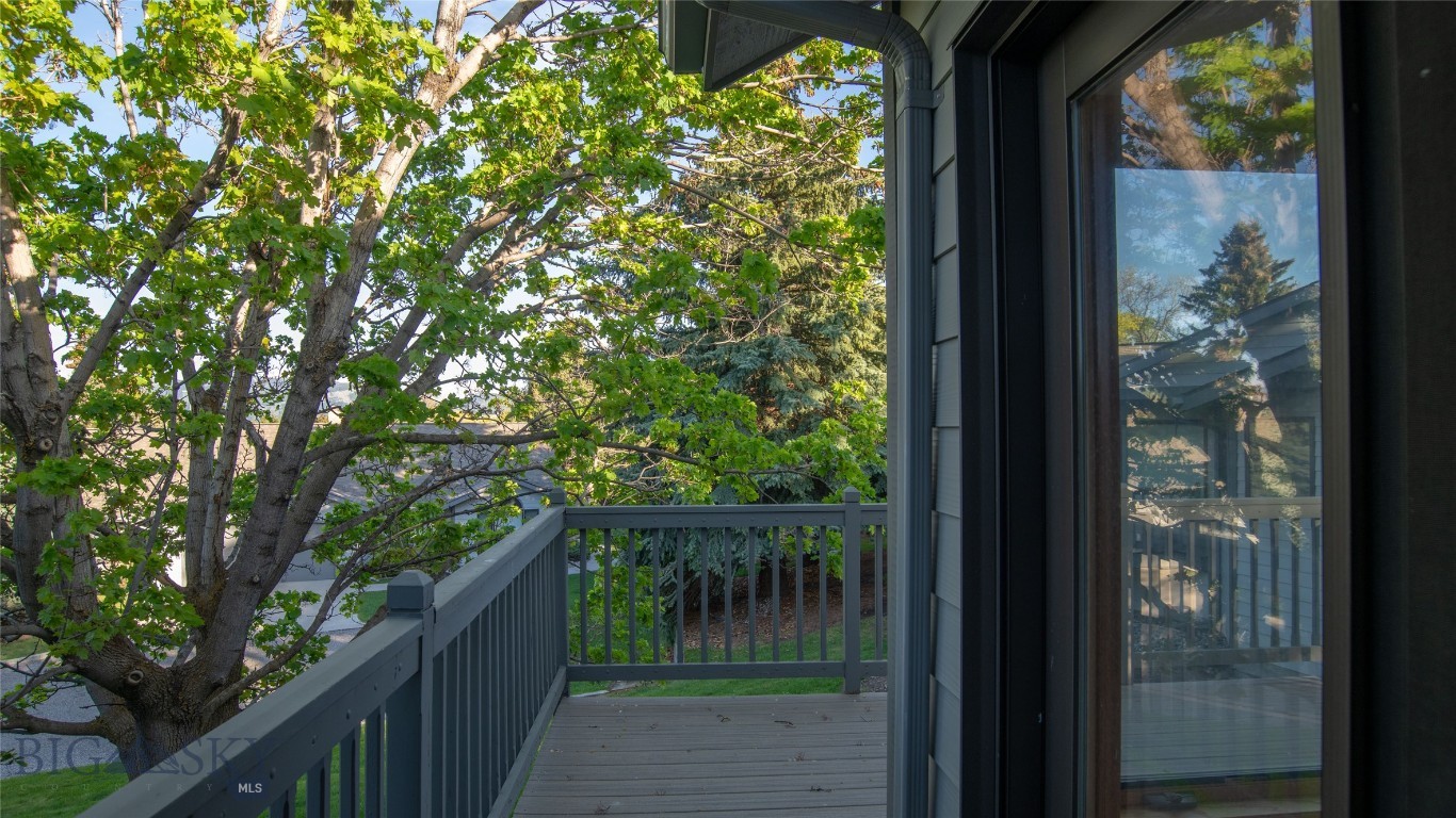 Highwood Est condo - Residential