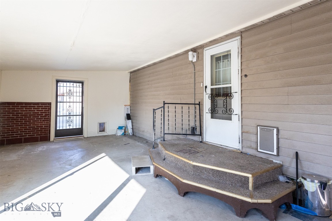 Butte, Montana 59701, United States, 3 Bedrooms Bedrooms, ,2 BathroomsBathrooms,Residential,Contingent,39943