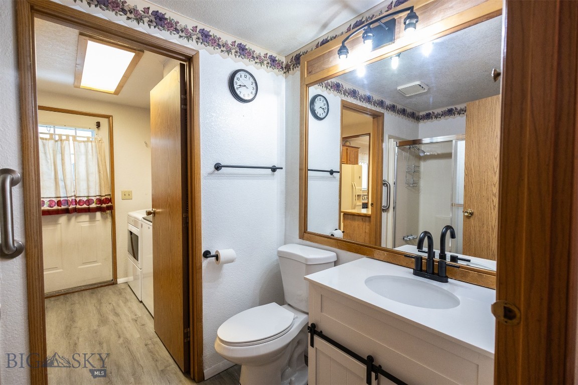 Butte, Montana 59701, United States, 3 Bedrooms Bedrooms, ,2 BathroomsBathrooms,Residential,Contingent,39943