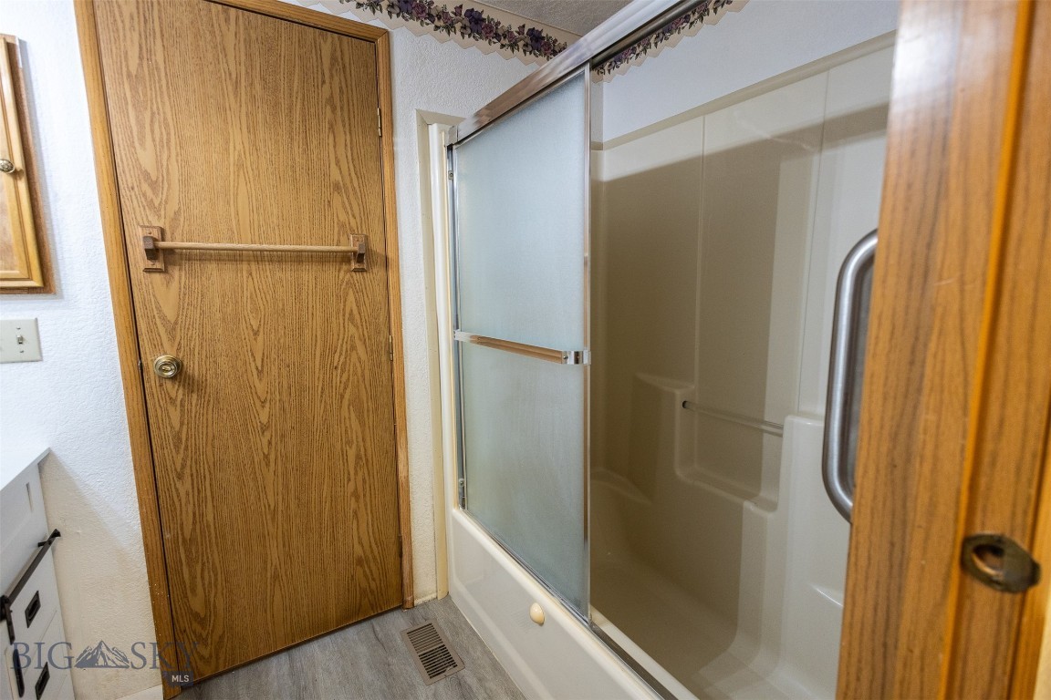 Butte, Montana 59701, United States, 3 Bedrooms Bedrooms, ,2 BathroomsBathrooms,Residential,Contingent,39943