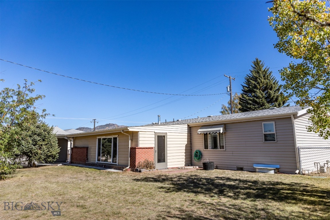 Butte, Montana 59701, United States, 3 Bedrooms Bedrooms, ,2 BathroomsBathrooms,Residential,Contingent,39943