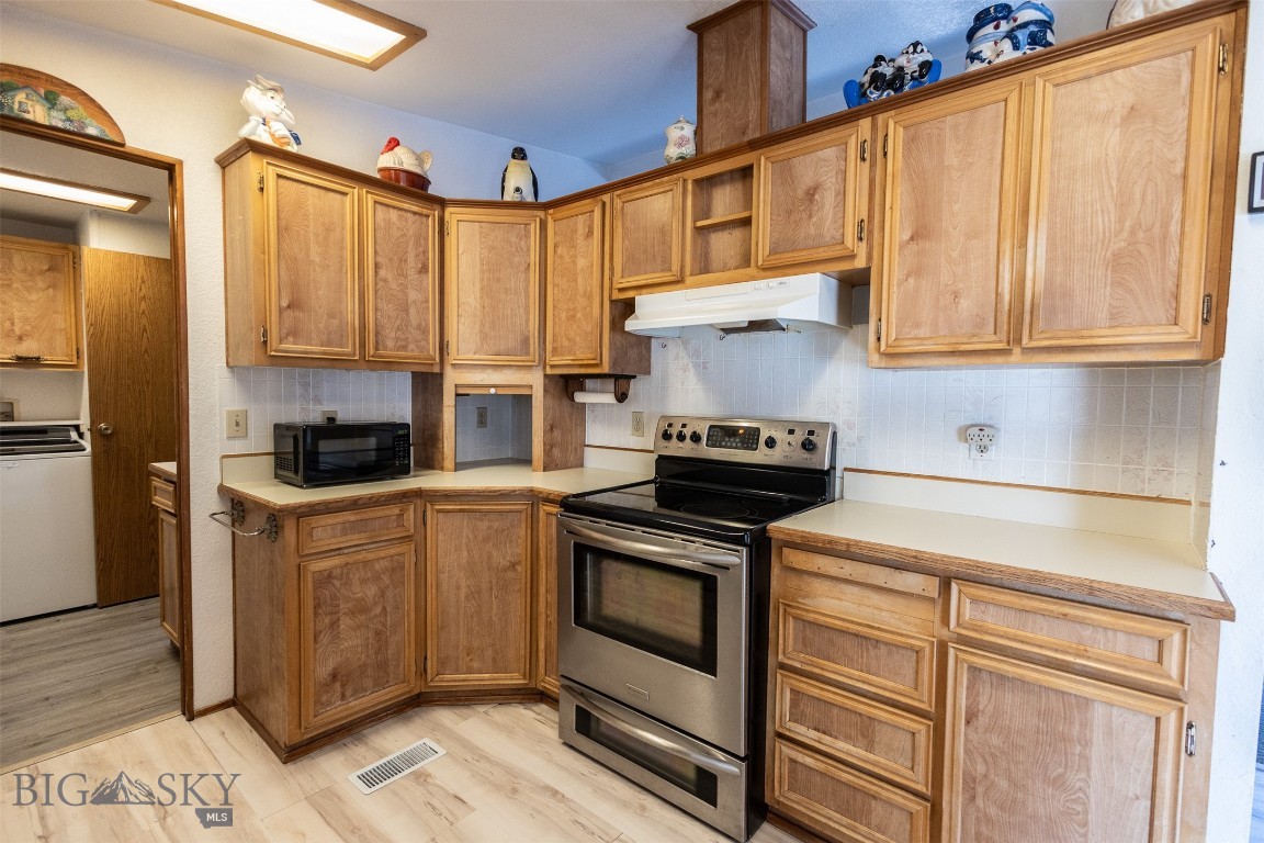 Butte, Montana 59701, United States, 3 Bedrooms Bedrooms, ,2 BathroomsBathrooms,Residential,Contingent,39943