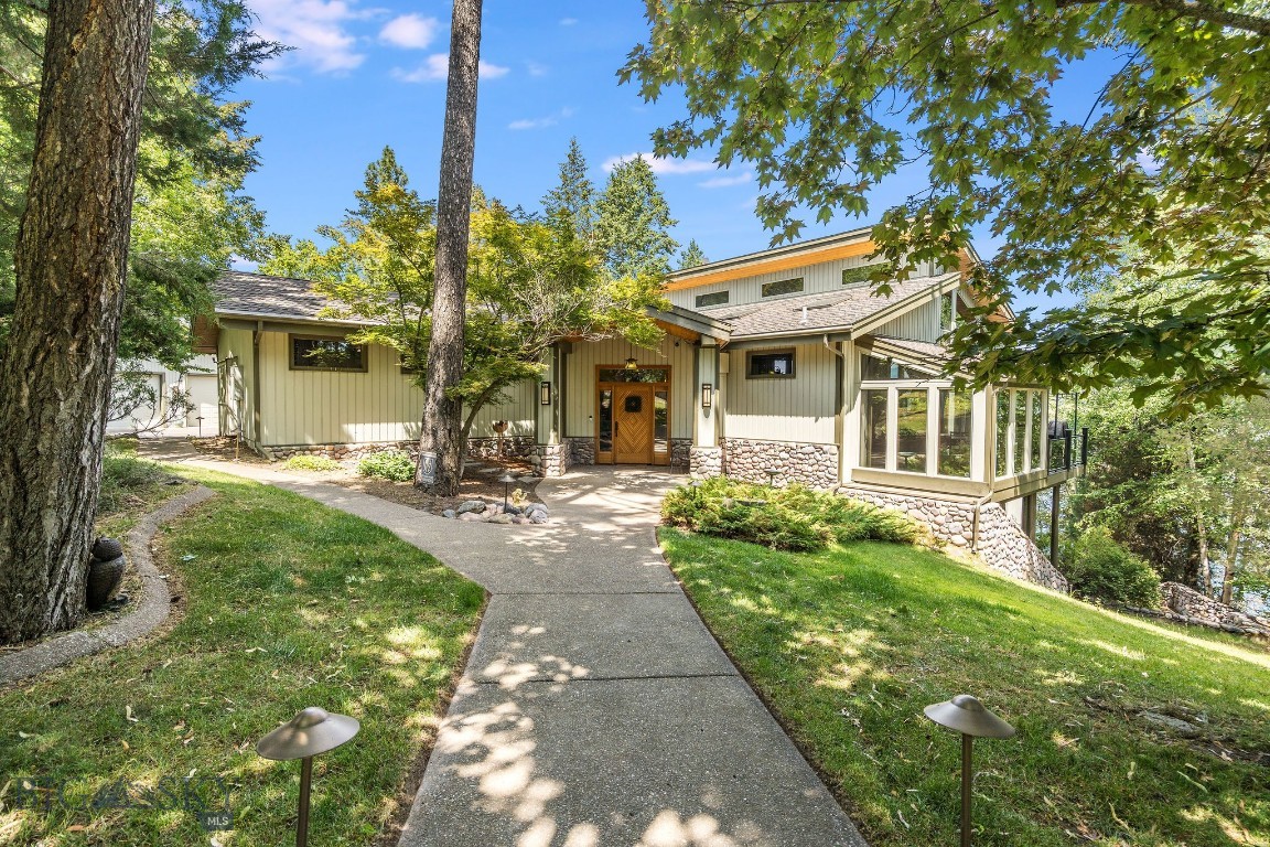 953 Angel Point Road