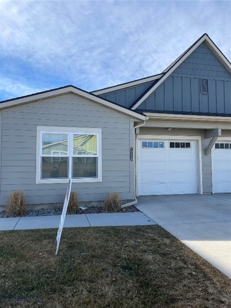 Nearly new condition for this one-level, two bedroom, two bath condo featuring a private fenced lawn and patio area, attached single garage, all close to the Regional 100-acre park, shopping and schools.  This unit is lightly lived in and currently vacant for quick occupancy!