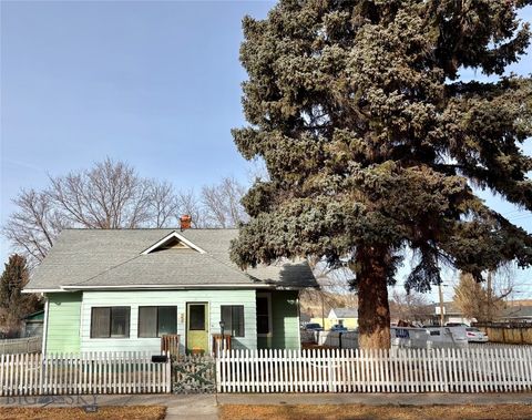 Photo of 407 S Rife Street, Dillon, MT 59725 (MLS # 407305)