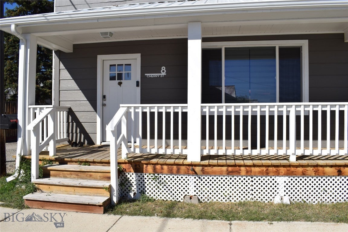 8 Cherry Street