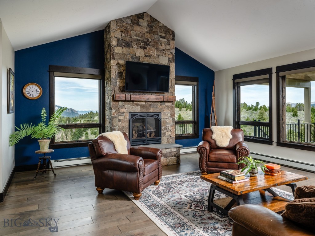 449 Minni Hall Road