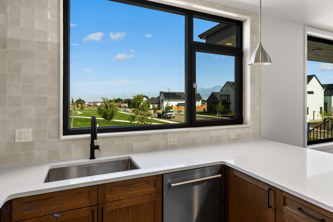 Bozeman, Montana 59718, United States, 4 Bedrooms Bedrooms, ,3 BathroomsBathrooms,Residential,Contingent,70584