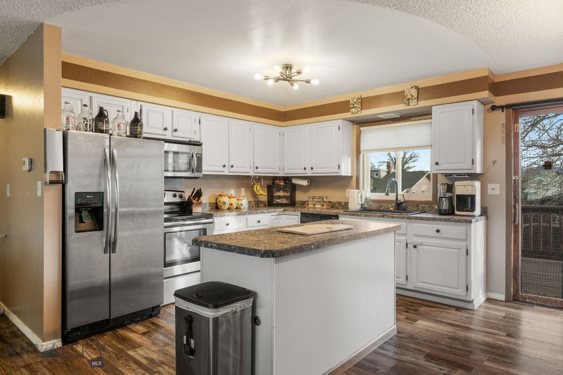 1112 Dewey Boulevard