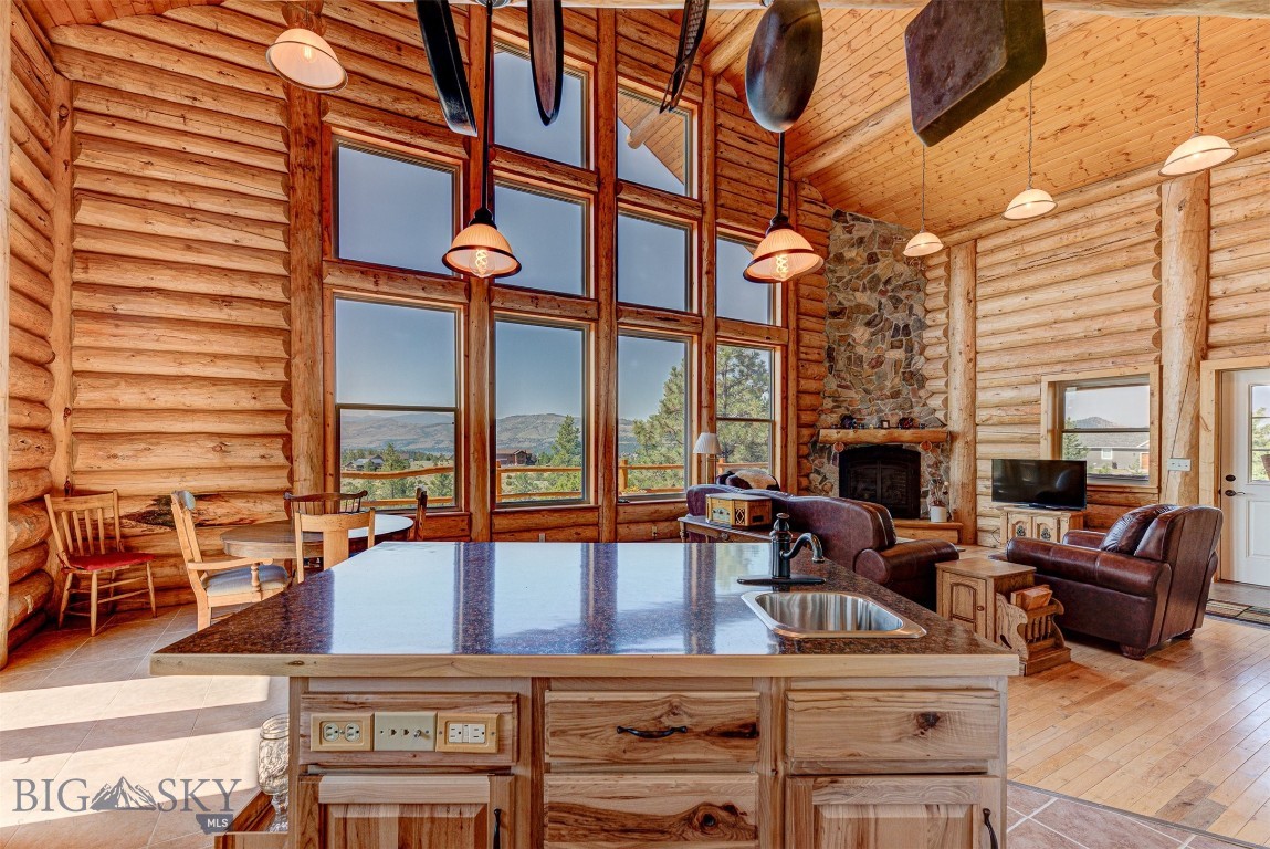 Helena, Montana 59602, United States, 4 Bedrooms Bedrooms, ,3 BathroomsBathrooms,Residential,Contingent,48166