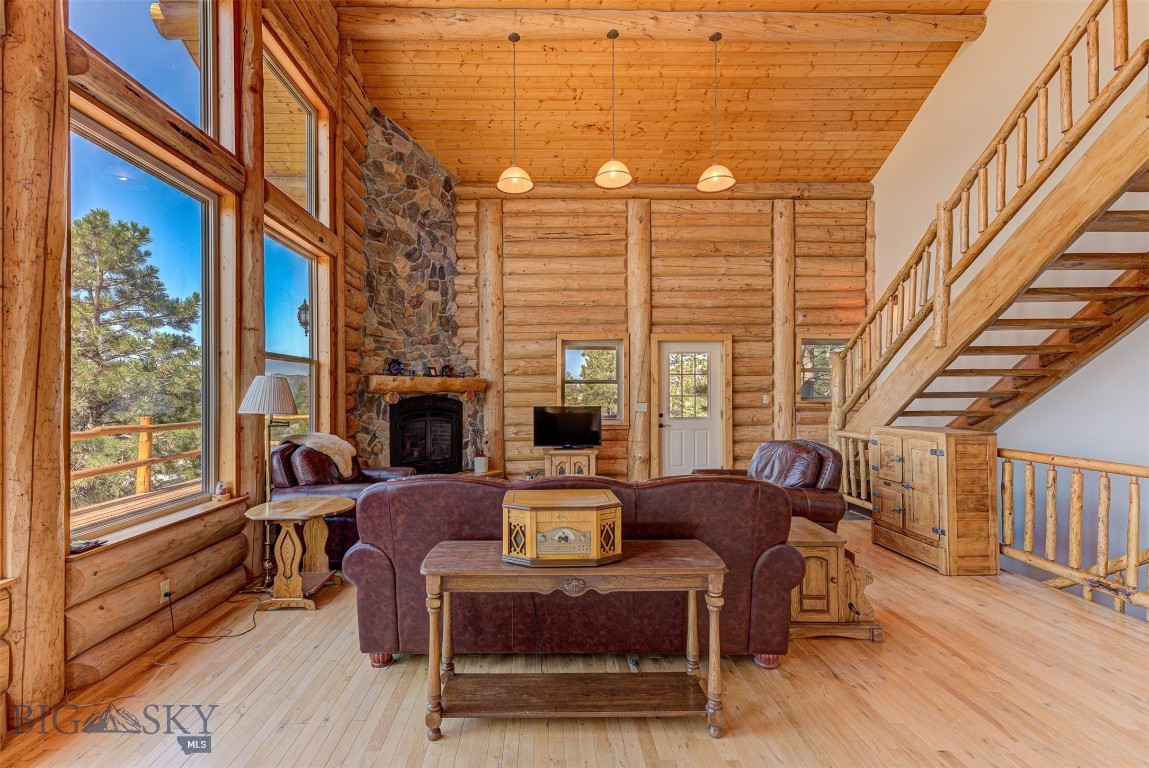 Helena, Montana 59602, United States, 4 Bedrooms Bedrooms, ,3 BathroomsBathrooms,Residential,Contingent,48166