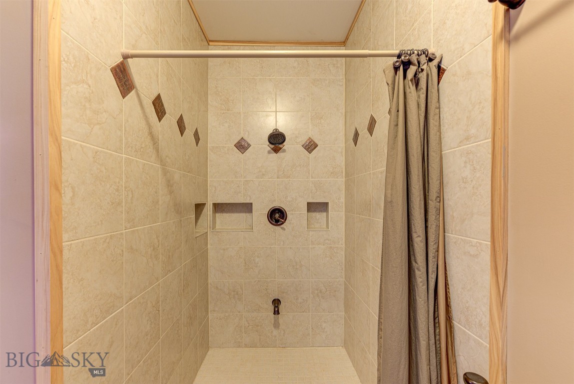 Helena, Montana 59602, United States, 4 Bedrooms Bedrooms, ,3 BathroomsBathrooms,Residential,Contingent,48166