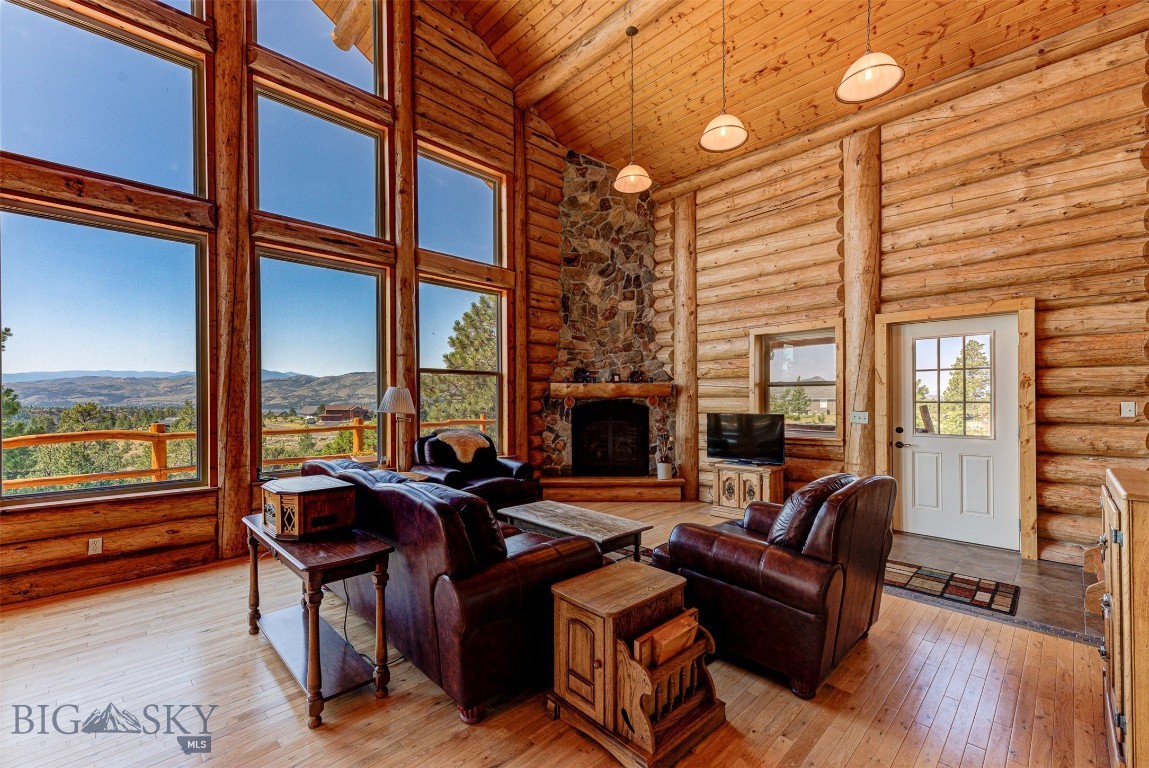 Helena, Montana 59602, United States, 4 Bedrooms Bedrooms, ,3 BathroomsBathrooms,Residential,Contingent,48166