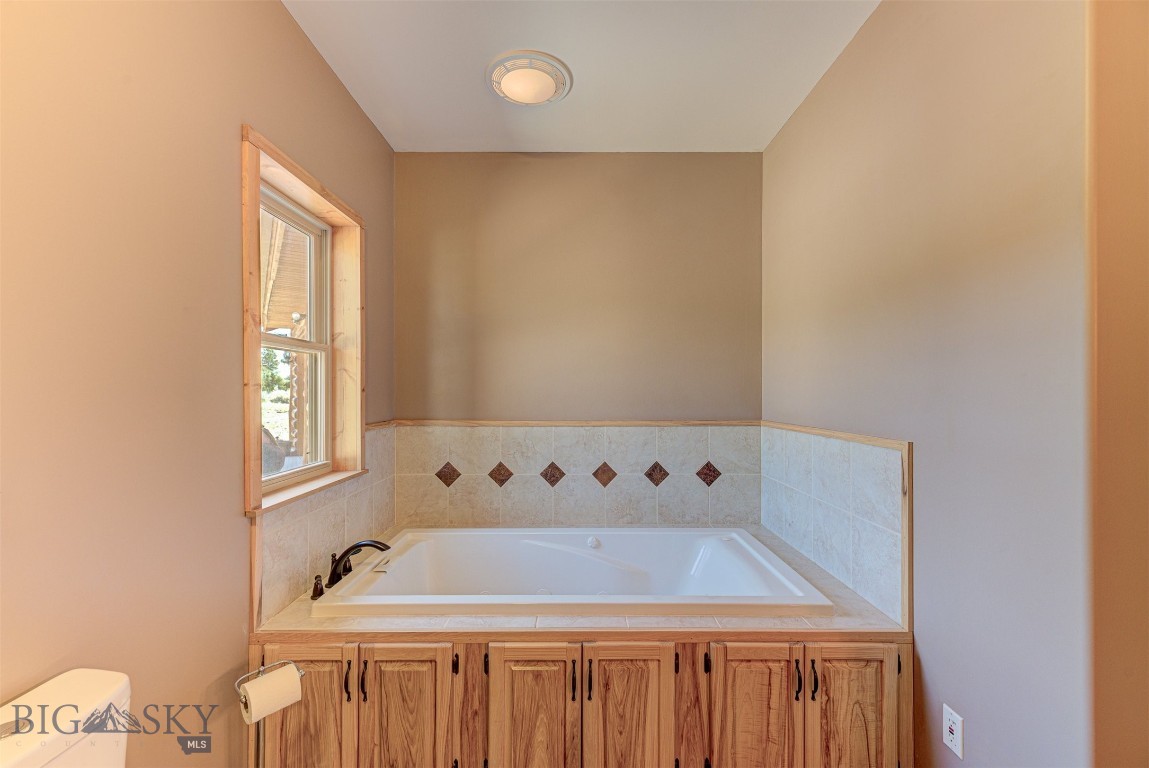 Helena, Montana 59602, United States, 4 Bedrooms Bedrooms, ,3 BathroomsBathrooms,Residential,Contingent,48166