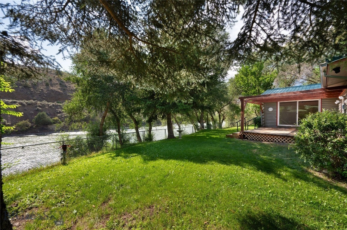 1045 US Highway 89 S