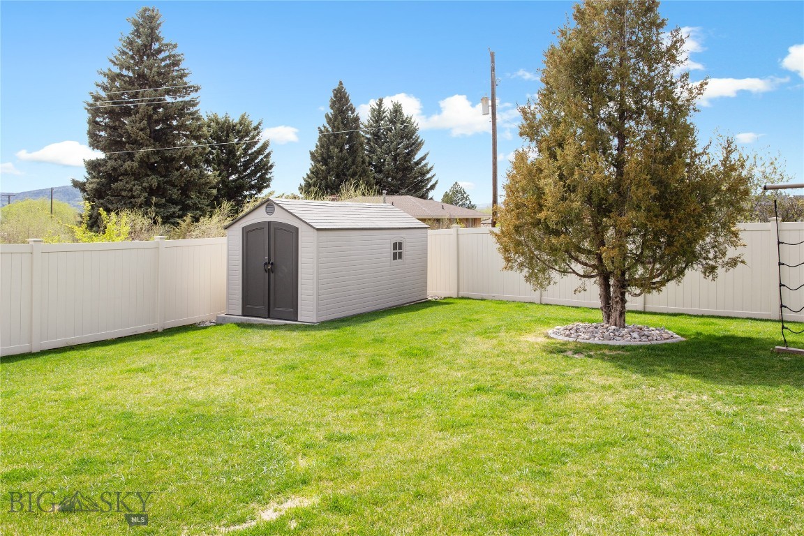 Butte, Montana 59701, United States, 5 Bedrooms Bedrooms, ,3 BathroomsBathrooms,Residential,Active,135374