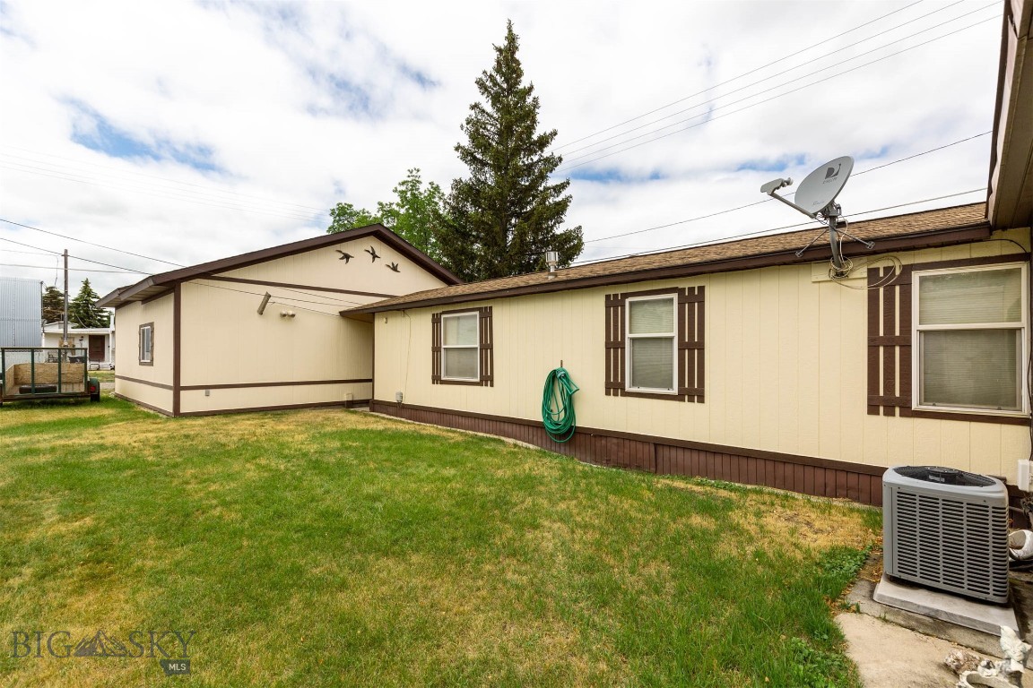 Belgrade, Montana 59714, United States, 3 Bedrooms Bedrooms, ,2 BathroomsBathrooms,Residential,Pending,176394