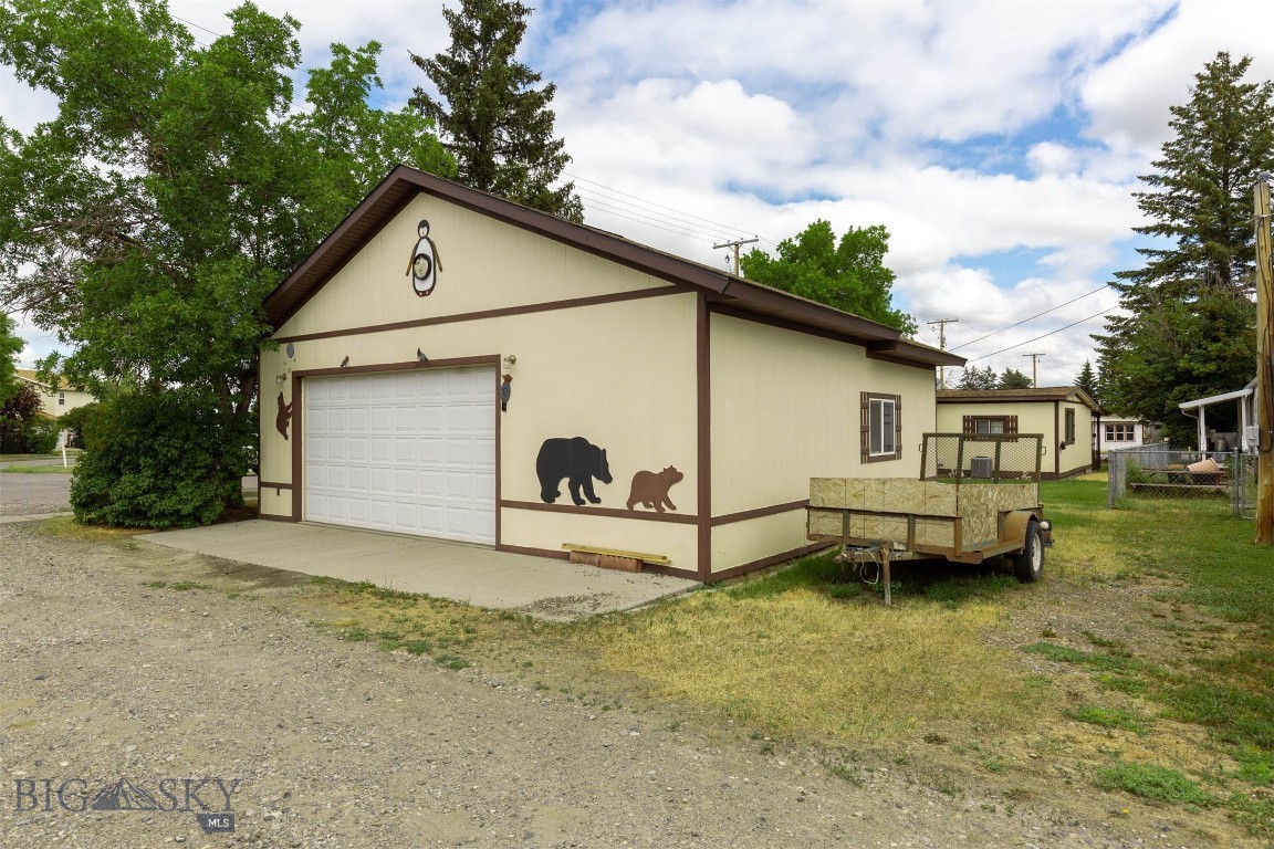 Belgrade, Montana 59714, United States, 3 Bedrooms Bedrooms, ,2 BathroomsBathrooms,Residential,Pending,176394