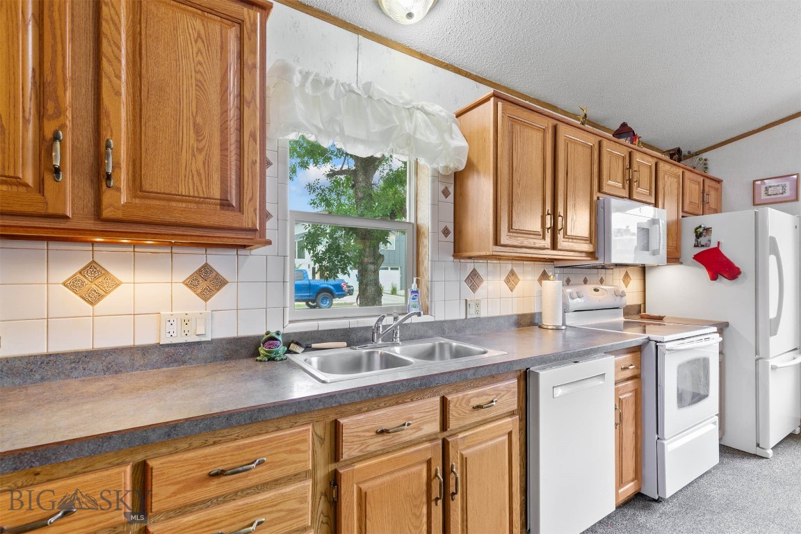 Belgrade, Montana 59714, United States, 3 Bedrooms Bedrooms, ,2 BathroomsBathrooms,Residential,Pending,176394