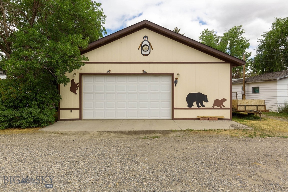 Belgrade, Montana 59714, United States, 3 Bedrooms Bedrooms, ,2 BathroomsBathrooms,Residential,Pending,176394