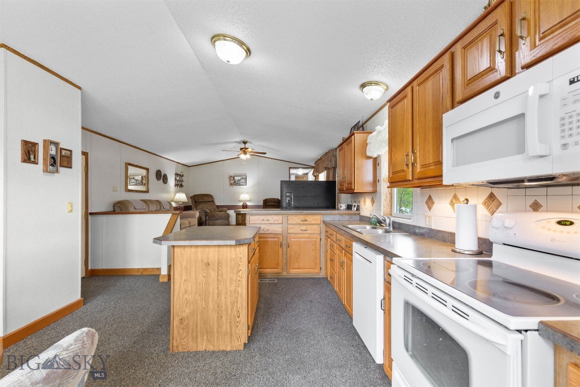 Belgrade, Montana 59714, United States, 3 Bedrooms Bedrooms, ,2 BathroomsBathrooms,Residential,Pending,176394