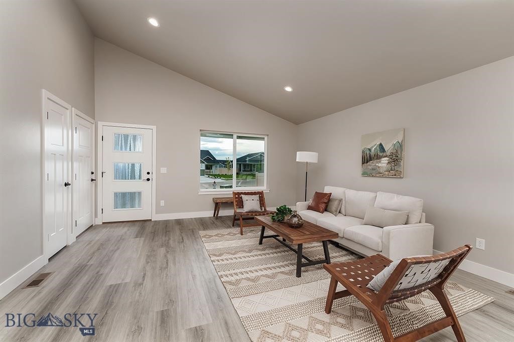 2304 Oriole Drive
