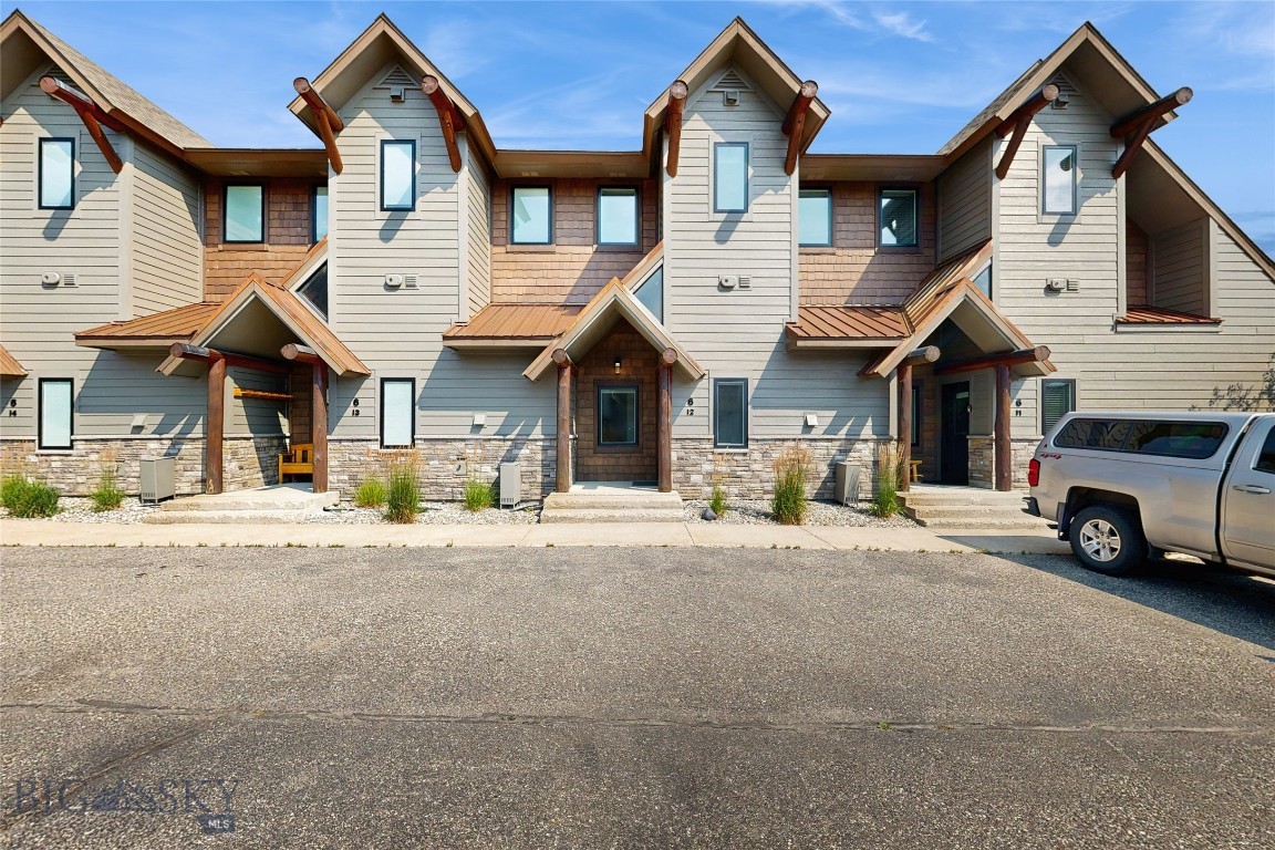 Saddle Ridge Townhomes - Residential