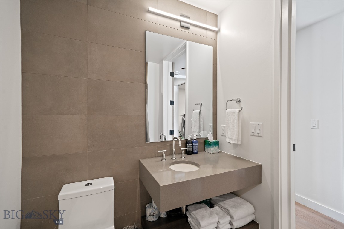 LakeLodge Residences - Residential