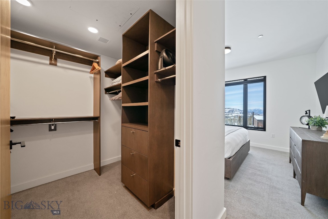 LakeLodge Residences - Residential