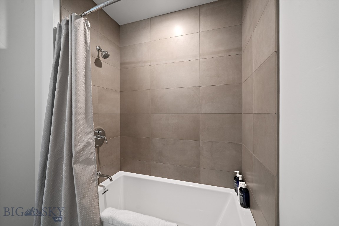 LakeLodge Residences - Residential