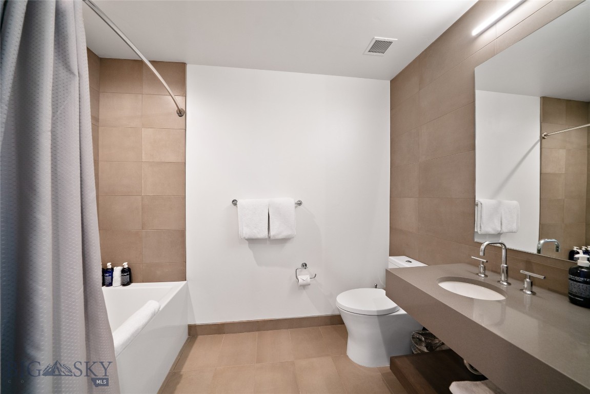 LakeLodge Residences - Residential