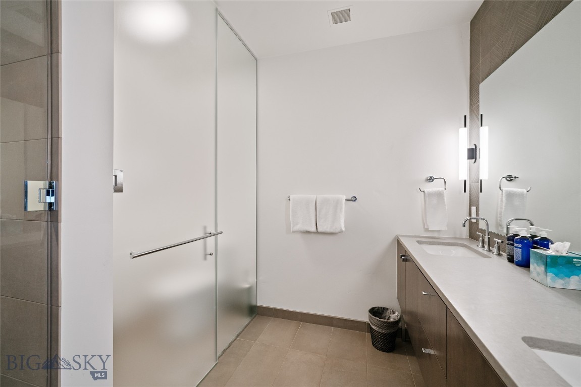 LakeLodge Residences - Residential