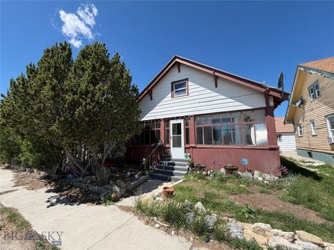 Photo of 4 Chestnut ST, Anaconda, MT 59711 (MLS # 411656)
