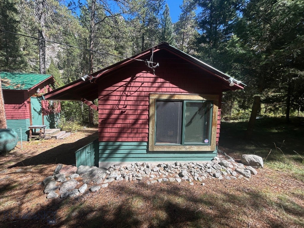 1040 Cascade Creek Road