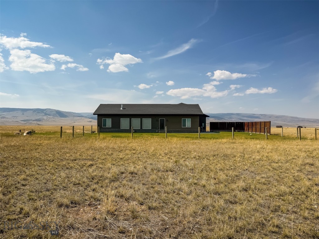 Sphinx Mountain - Residential