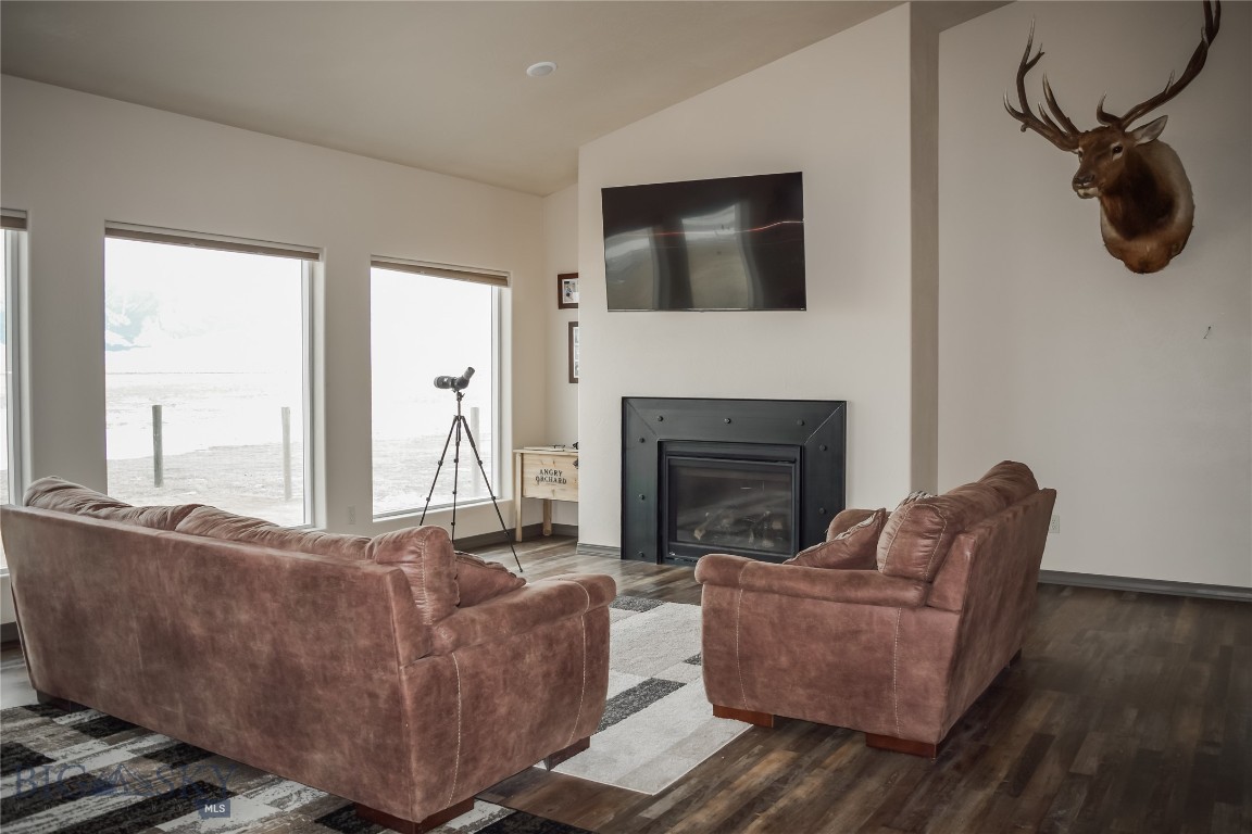 Sphinx Mountain - Residential
