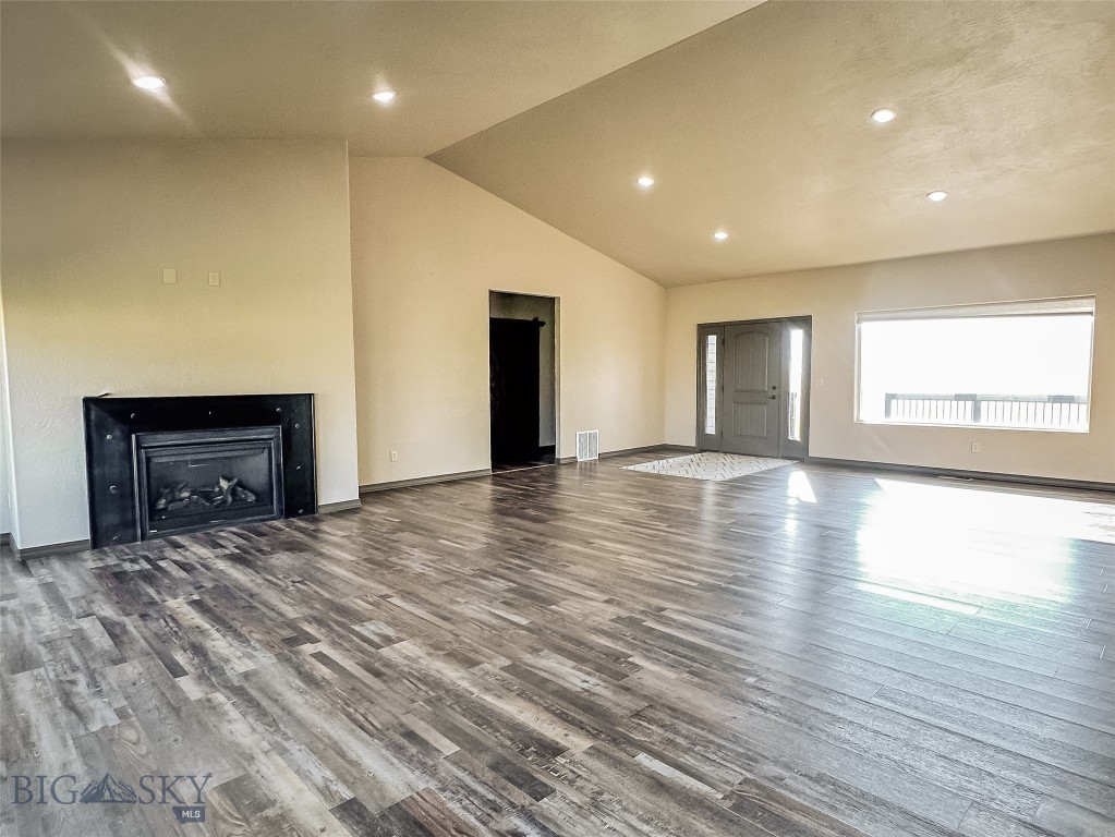 Sphinx Mountain - Residential