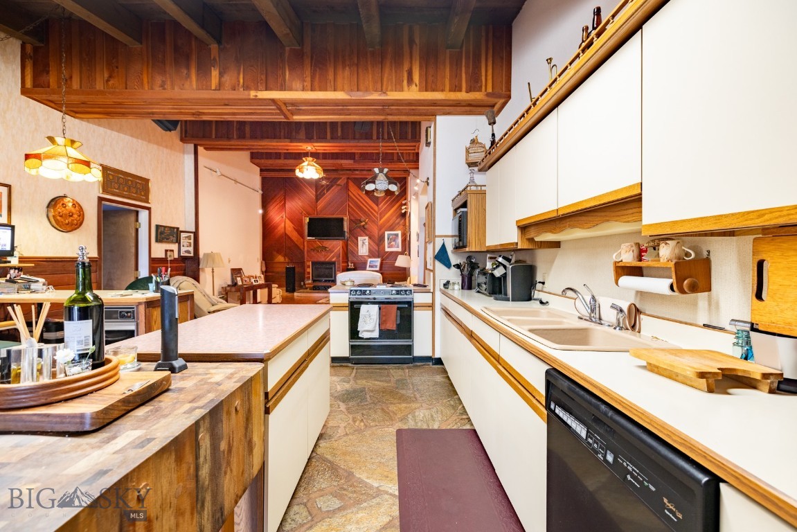 3620 Saddle Rock Road