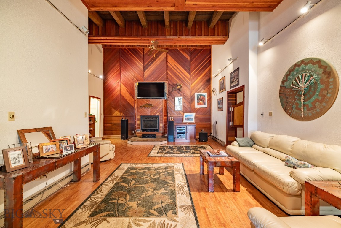 3620 Saddle Rock Road
