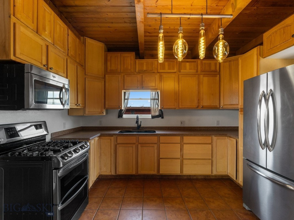 Peak View - Commercial Sale
