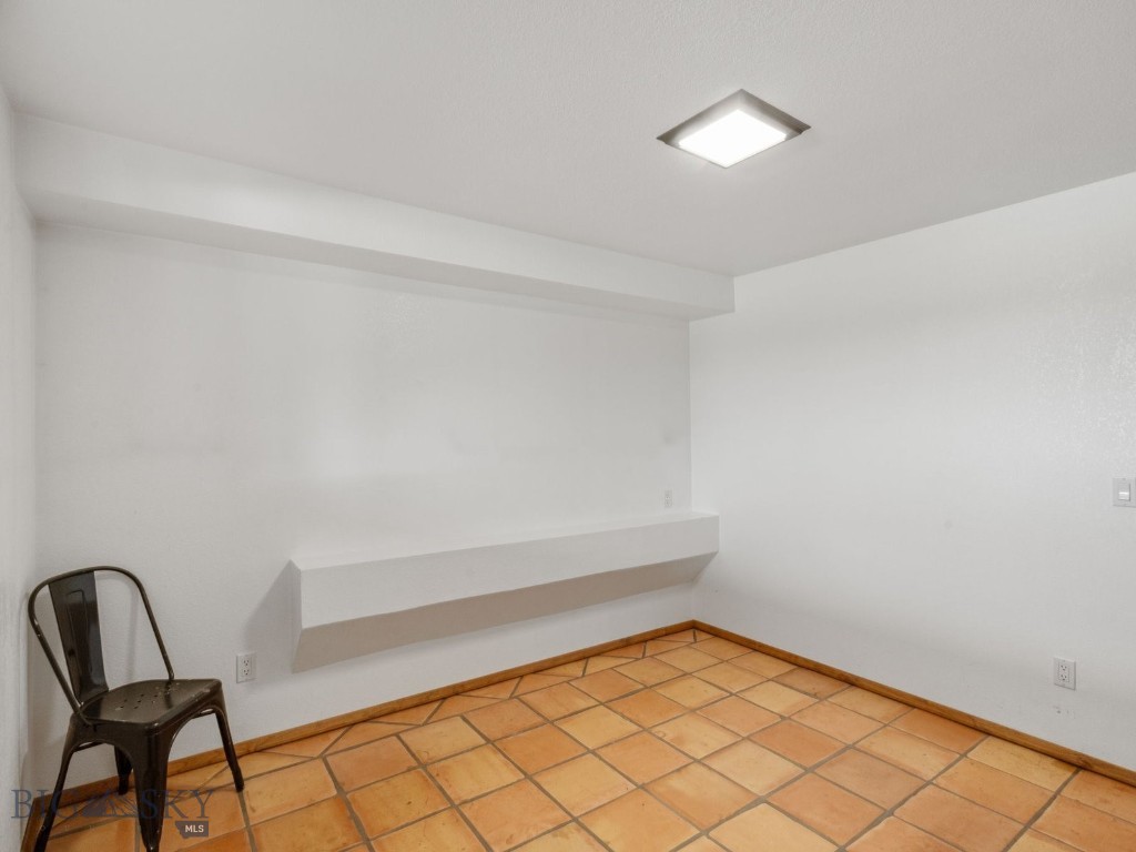 Peak View - Commercial Sale