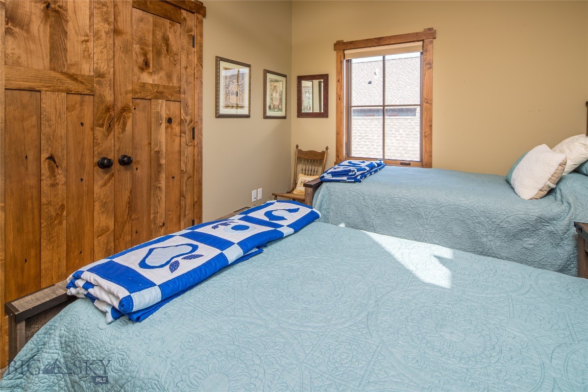 Essentia Condo - Residential