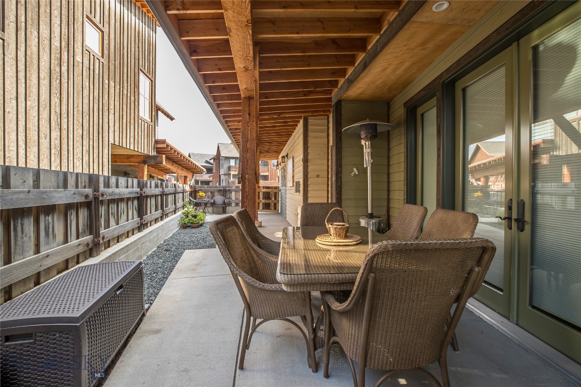 Essentia Condo - Residential